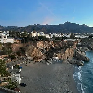 Nuevo Con Parking Y A 300 Metros Playa Apartamento Nerja